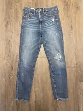 GAP Women’s Medium Blue Ripped Skinny Jeans